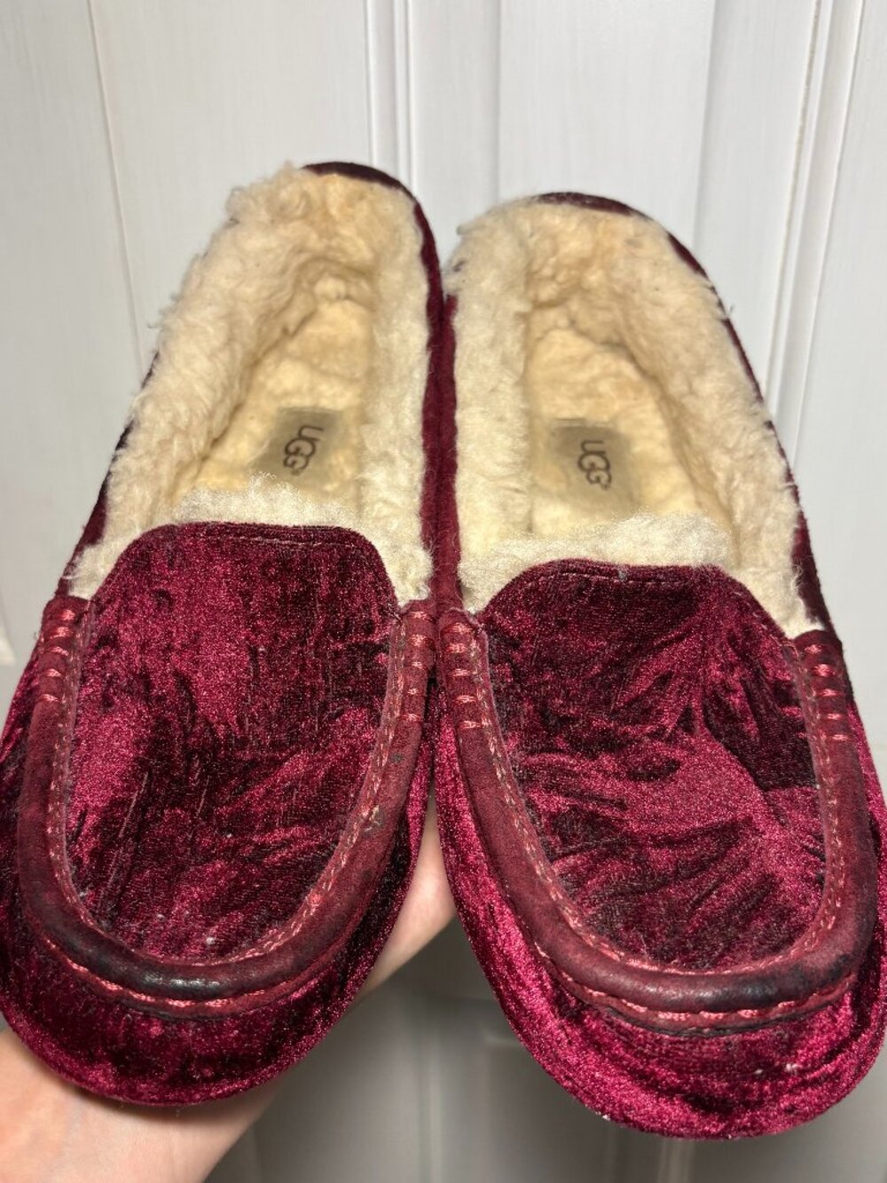 UGG Women's Burgundy Velvet Moccasin Slippers Size 10